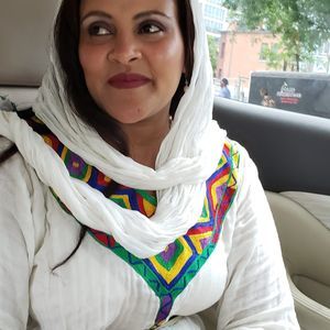 Meet your Posher, Munira